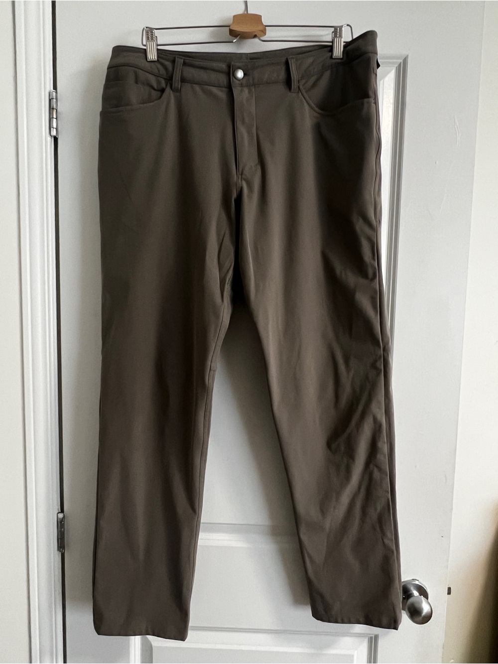 Lululemon Athletica Men's ABC Chinos in khaki - Excellent condition.